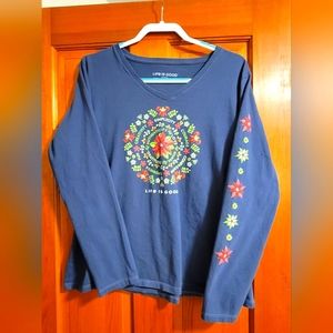 Women's Life Is Good Crusher T Size XL, Holiday Graphic, Excellent Condition